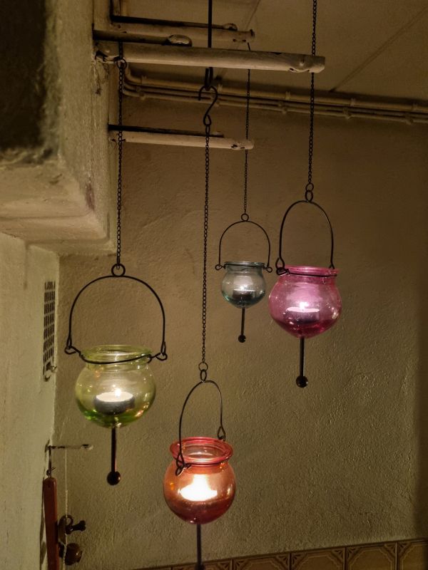 mattilan-talo-värilyhdyt