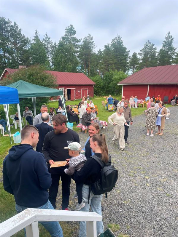 Kesäiset syntymäpäiväjuhlat Mattilassa